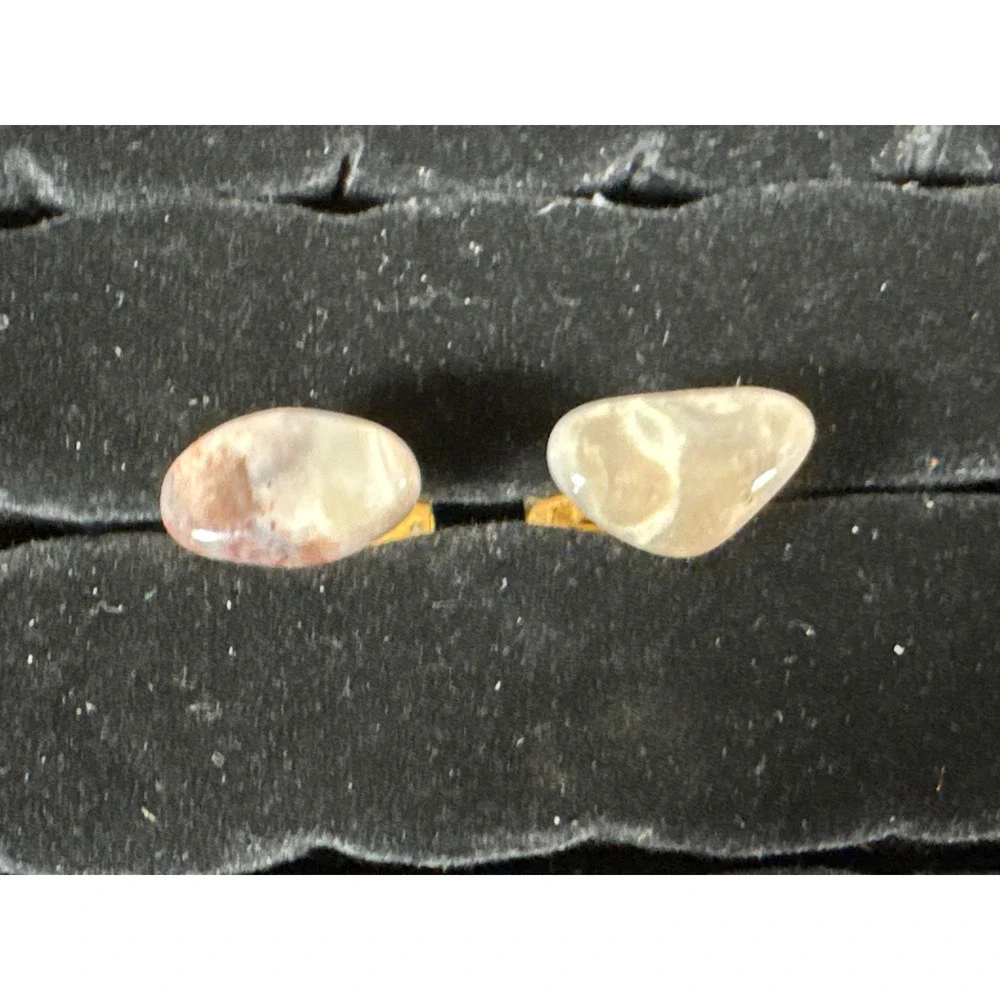 Vintage Gold Tone Polished Stone Cufflinks Mauve Tan Organic Shape Toggle Back